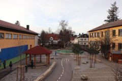 Grundschule Gernlinden Pausenhof